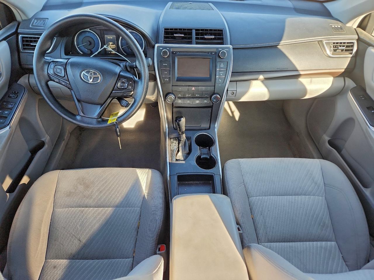 2017 TOYOTA CAMRY LE photo 8