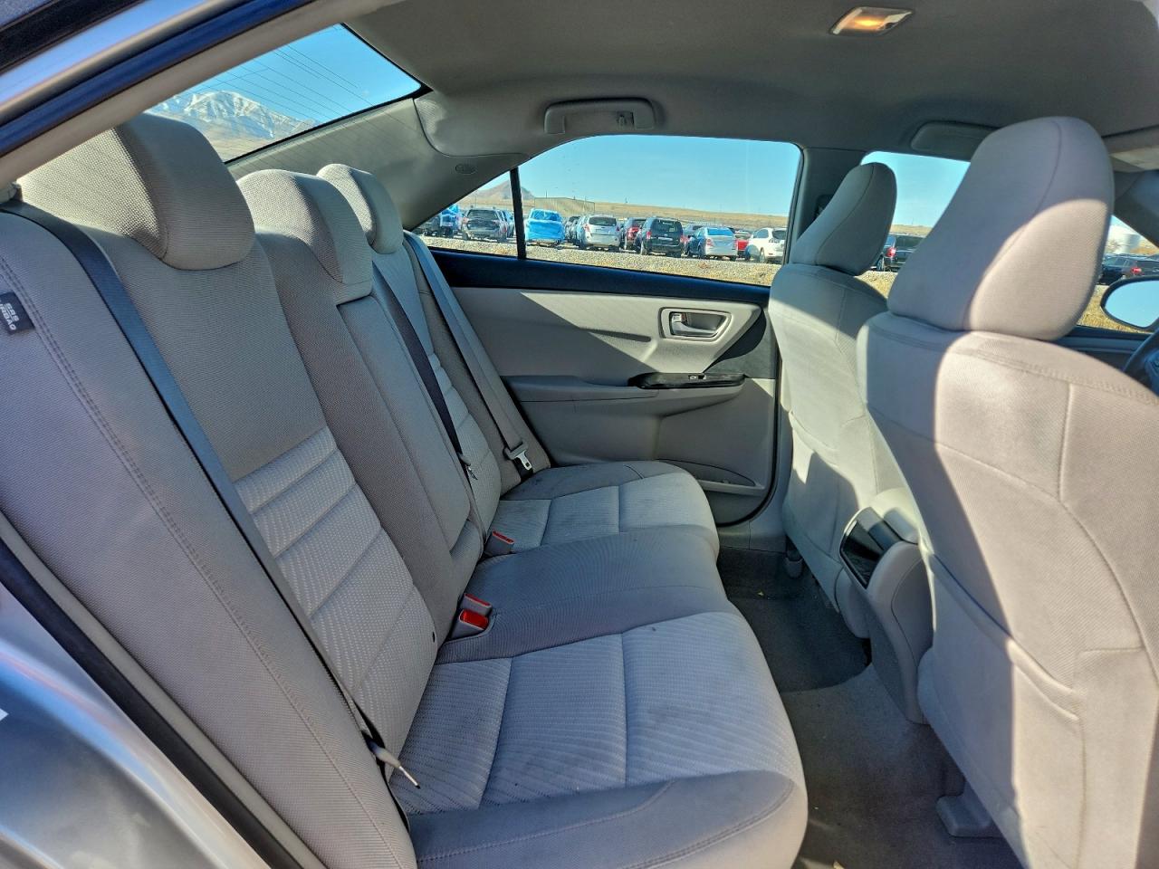 2017 TOYOTA CAMRY LE photo 10