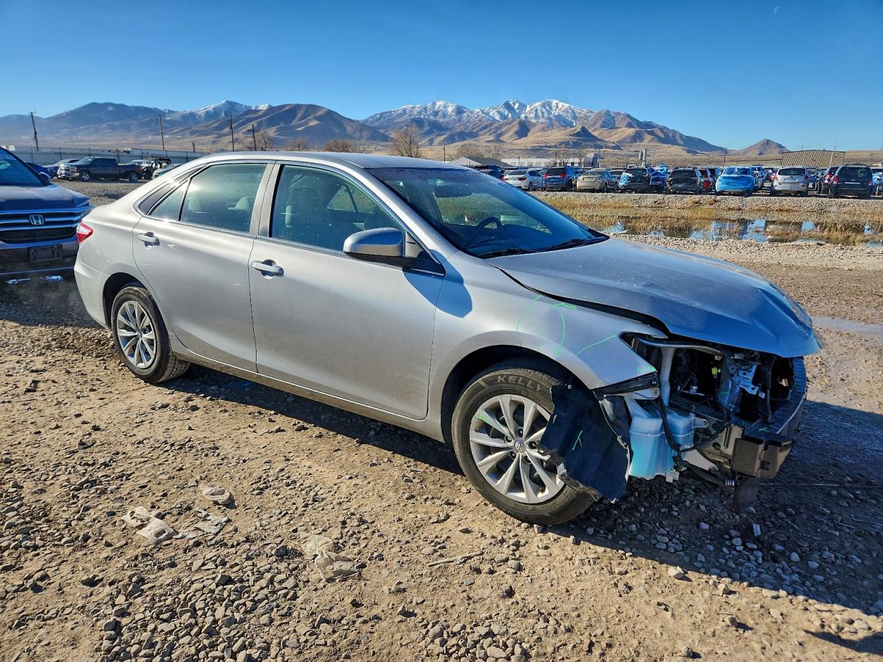 2017 TOYOTA CAMRY LE photo 4