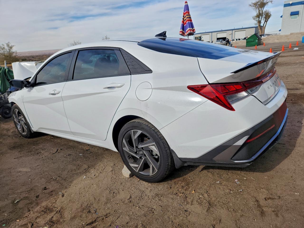 2025 HYUNDAI ELANTRA BLUE photo 3