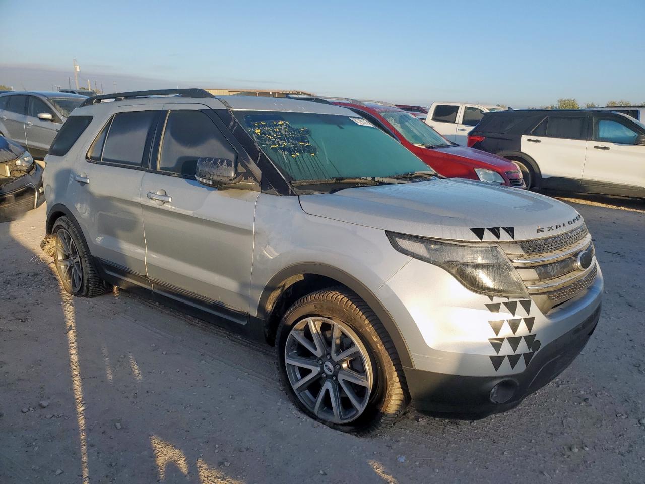 2015 FORD EXPLORER XLT photo 4