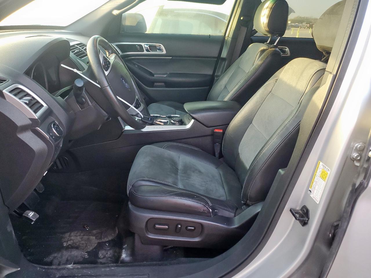 2015 FORD EXPLORER XLT photo 7