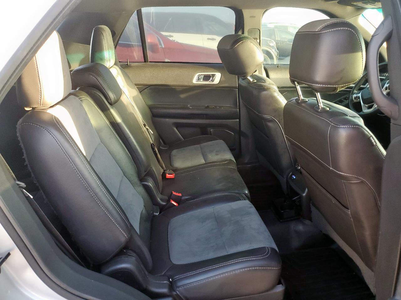 2015 FORD EXPLORER XLT photo 11