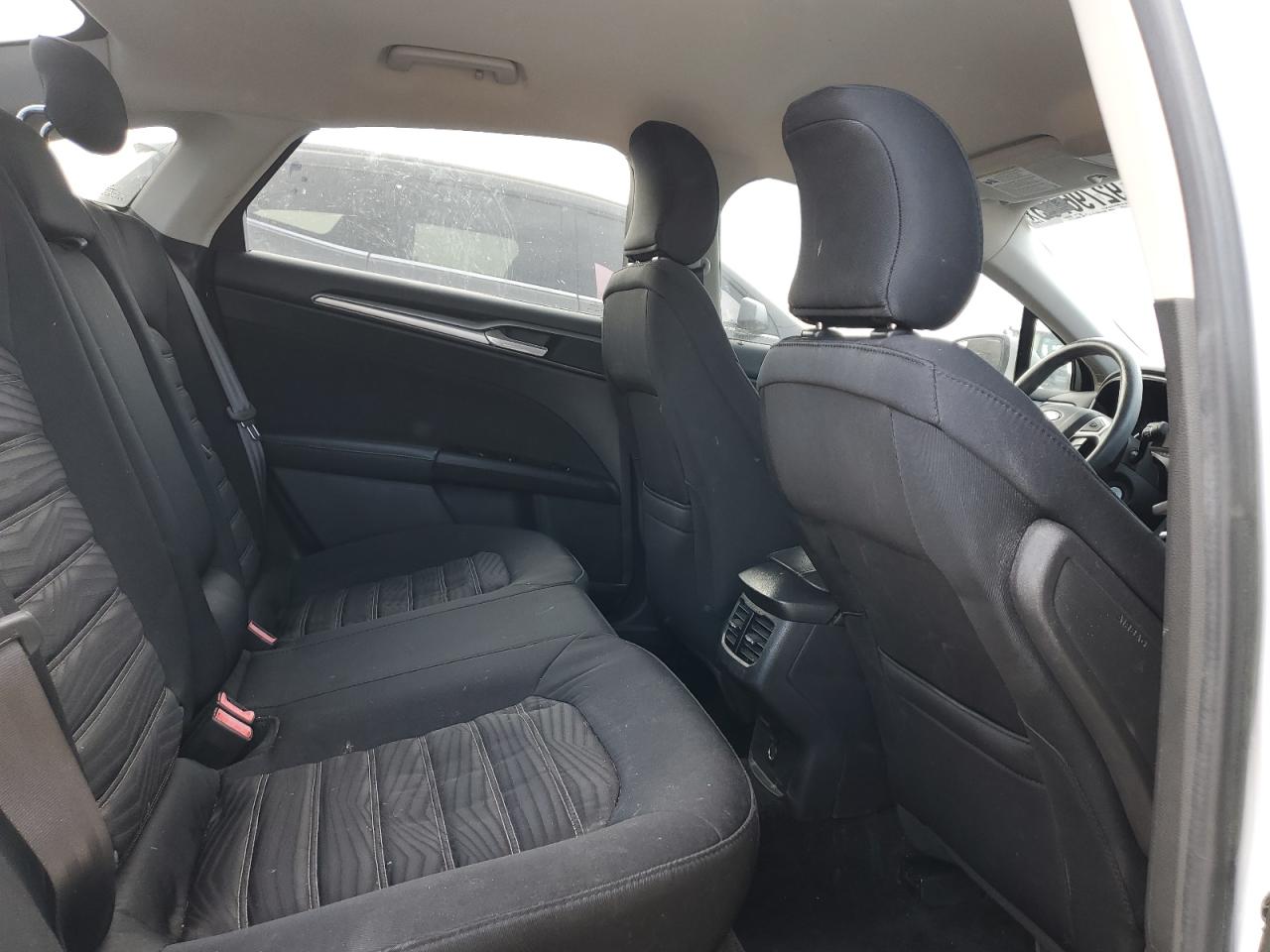 2016 FORD FUSION SE photo 19