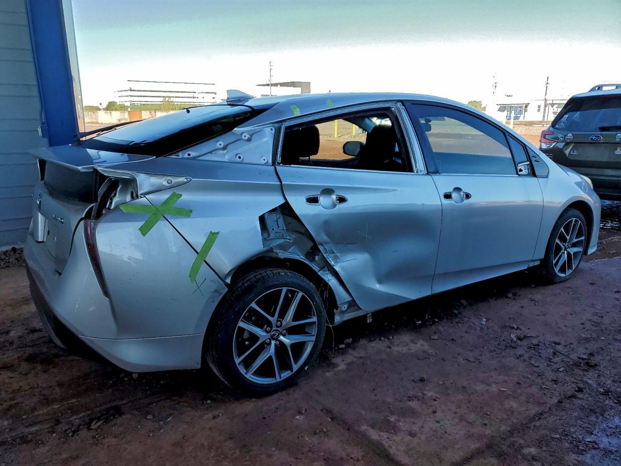 2016 TOYOTA PRIUS photo 3