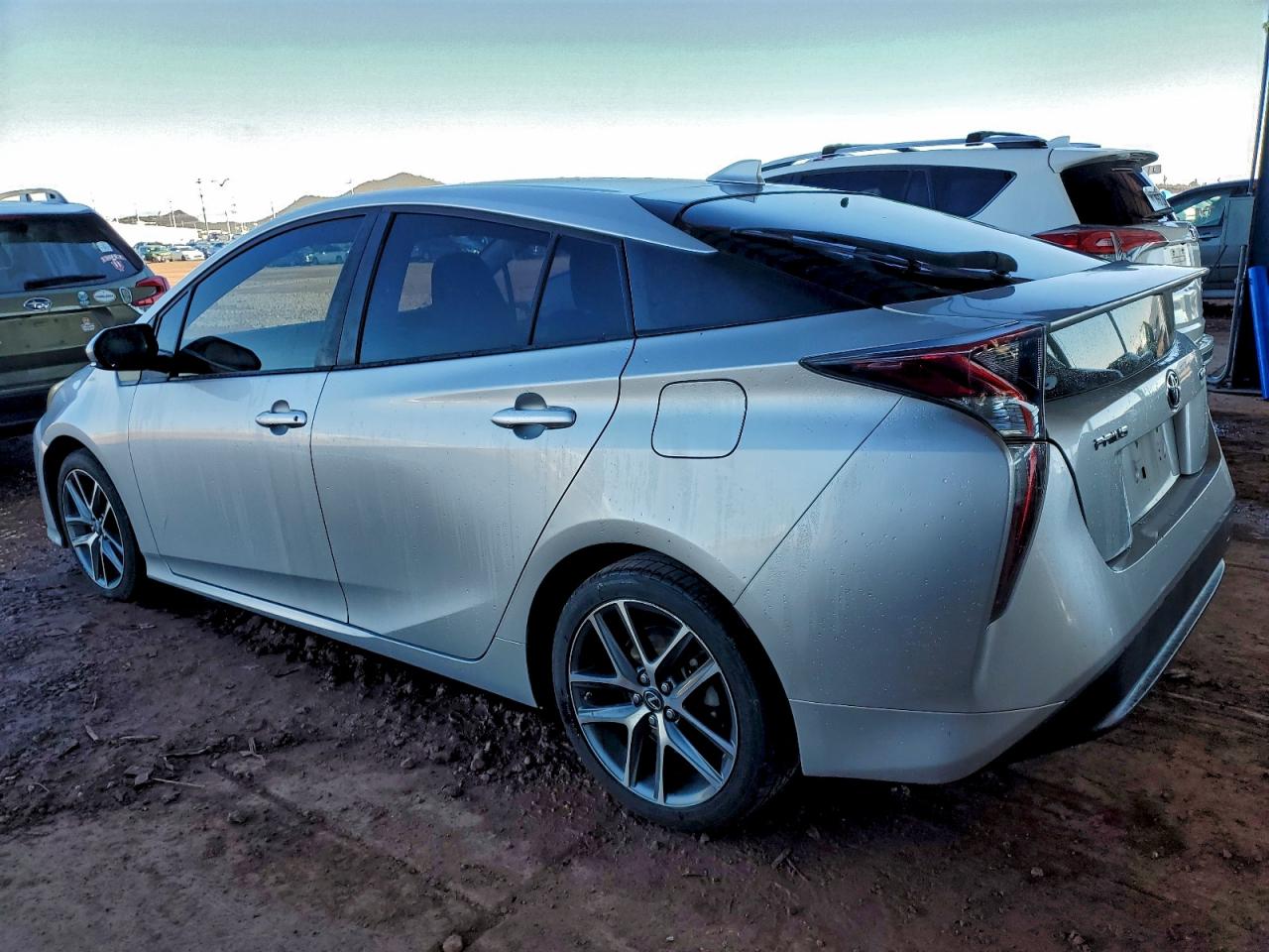 2016 TOYOTA PRIUS photo 2