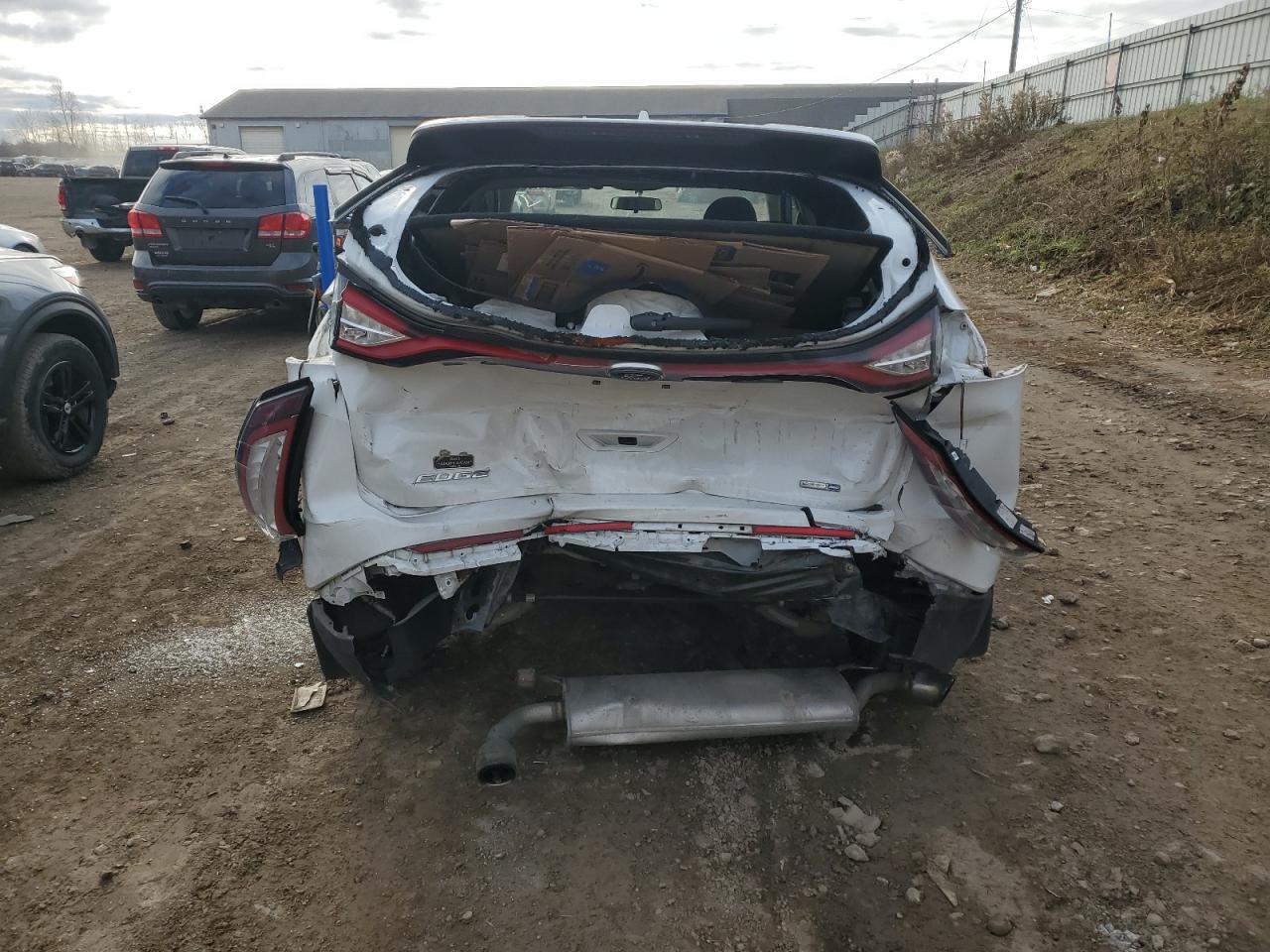 2018 FORD EDGE SE photo 16