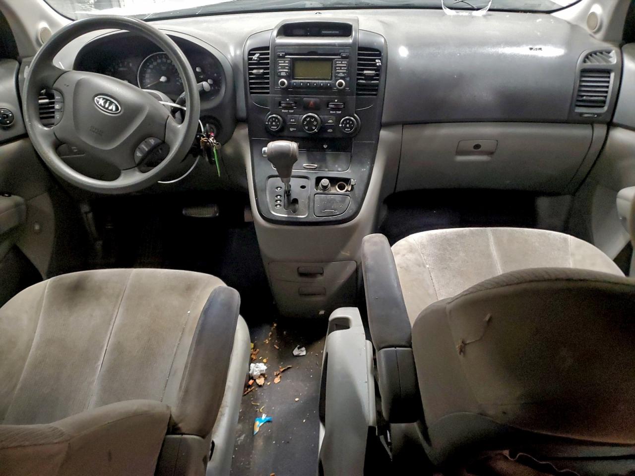 2011 KIA SEDONA LX photo 8