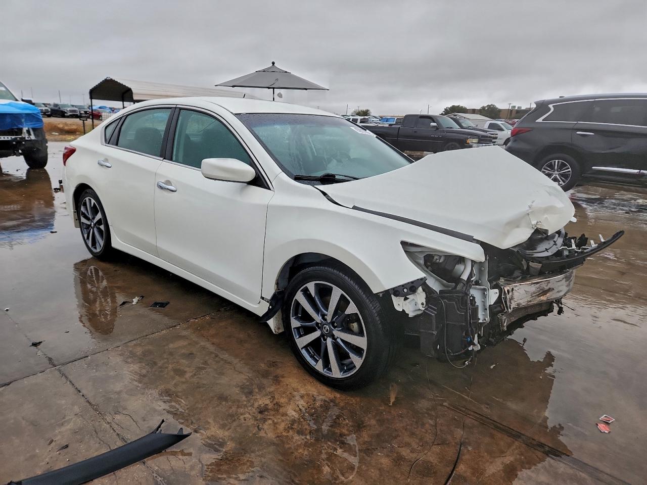 2017 NISSAN ALTIMA 2.5 SR photo 4