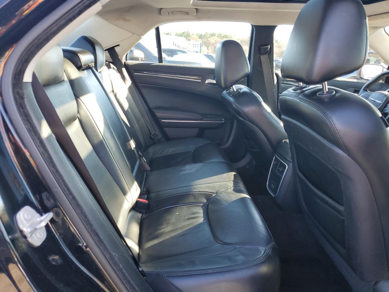 2016 CHRYSLER 300 LIMITED photo 28