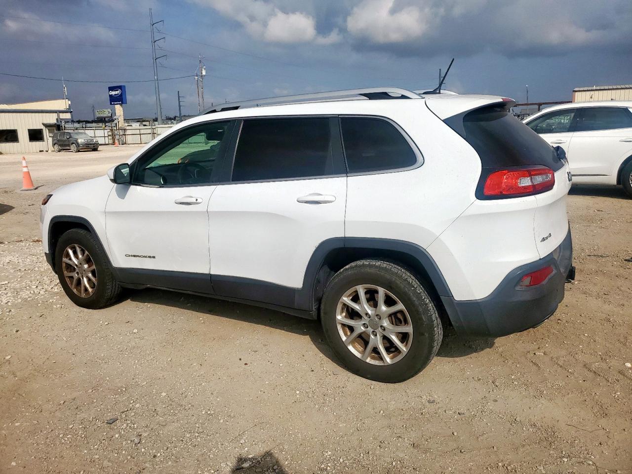 2014 JEEP CHEROKEE LATITUDE photo 3