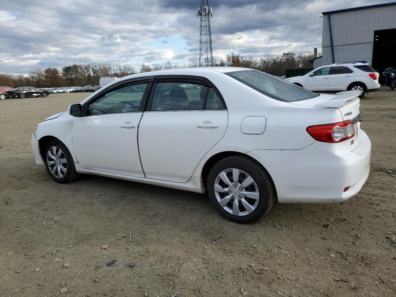 2013 TOYOTA COROLLA BASE photo 3