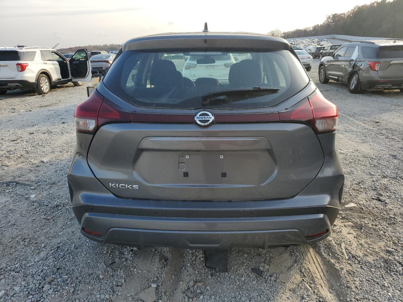 2021 NISSAN KICKS S photo 6