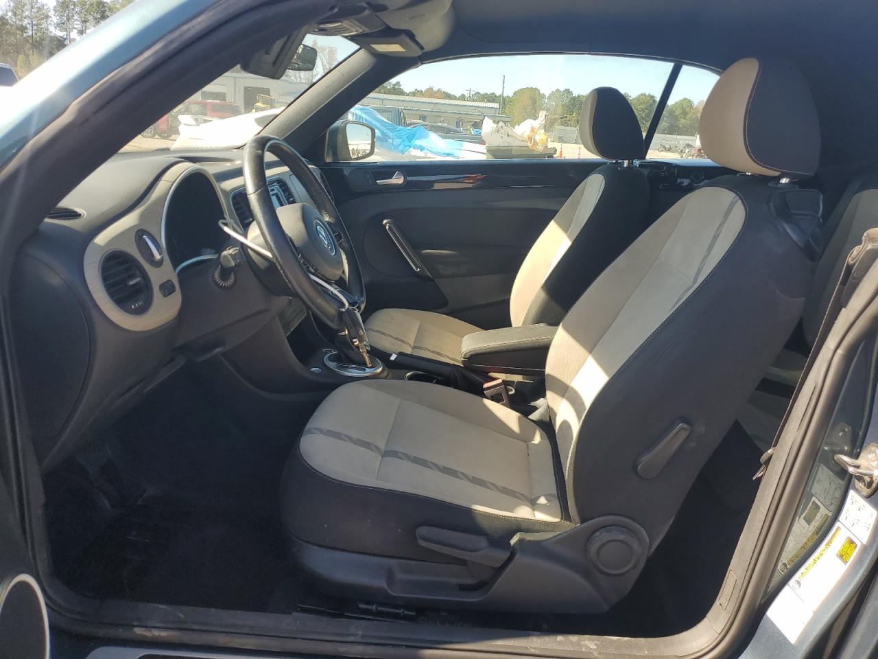 2018 VOLKSWAGEN BEETLE S photo 13