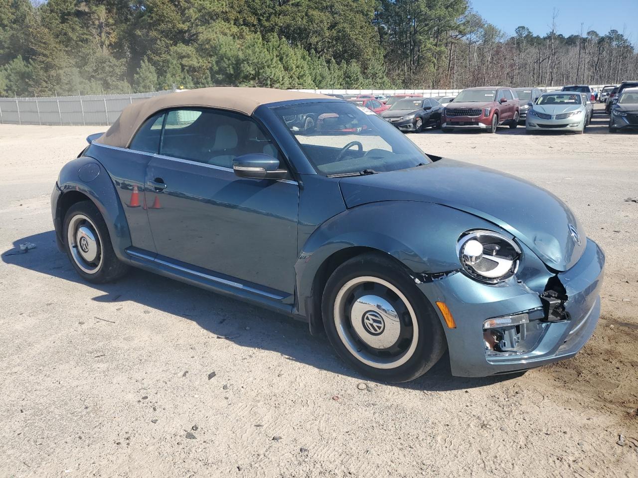 2018 VOLKSWAGEN BEETLE S photo 7