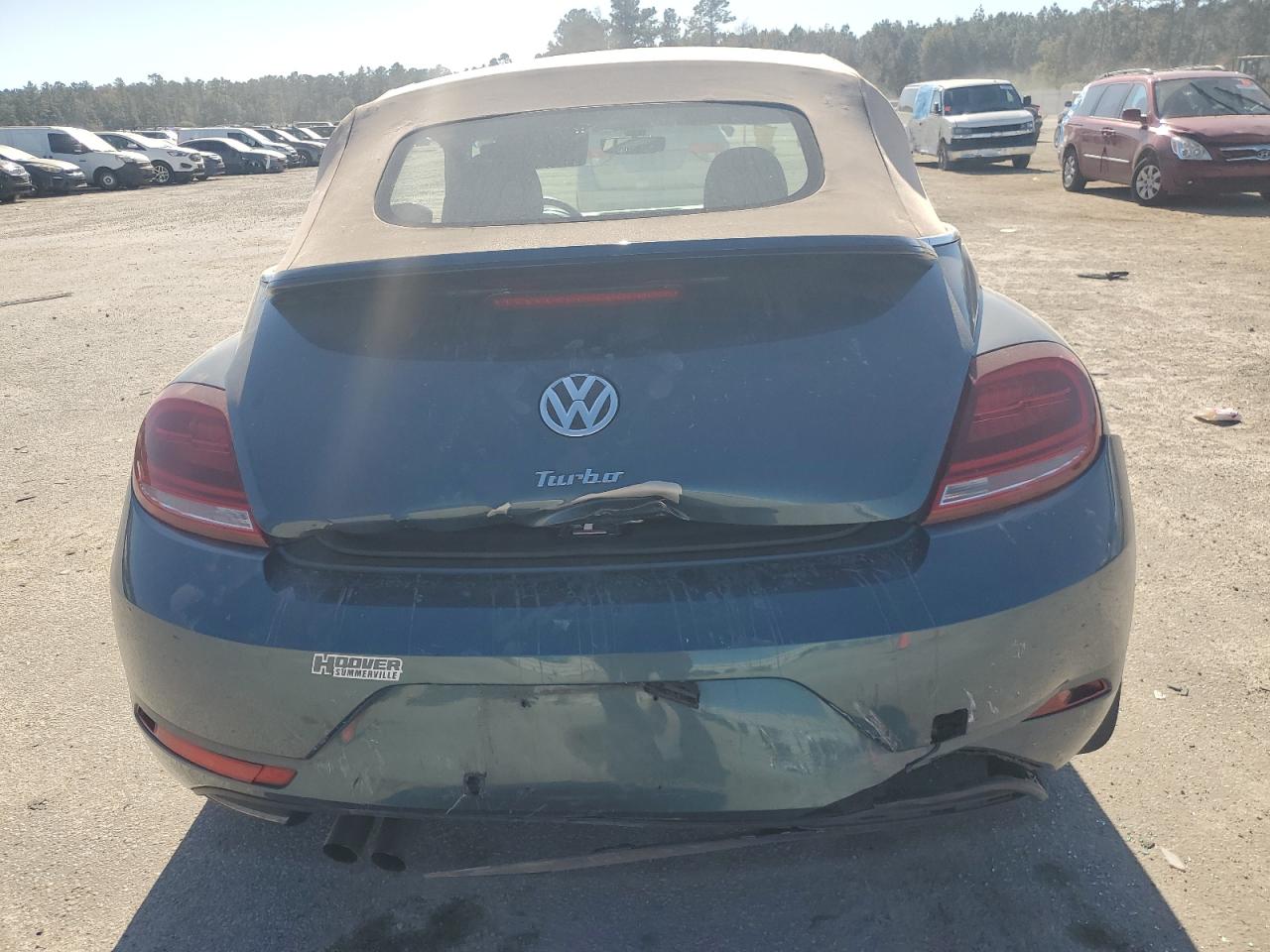 2018 VOLKSWAGEN BEETLE S photo 11