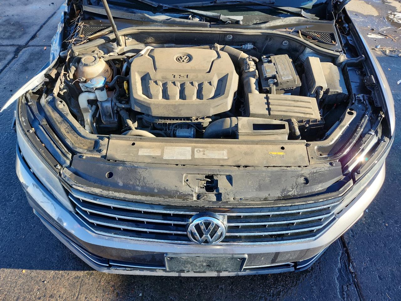 2018 VOLKSWAGEN PASSAT S photo 31