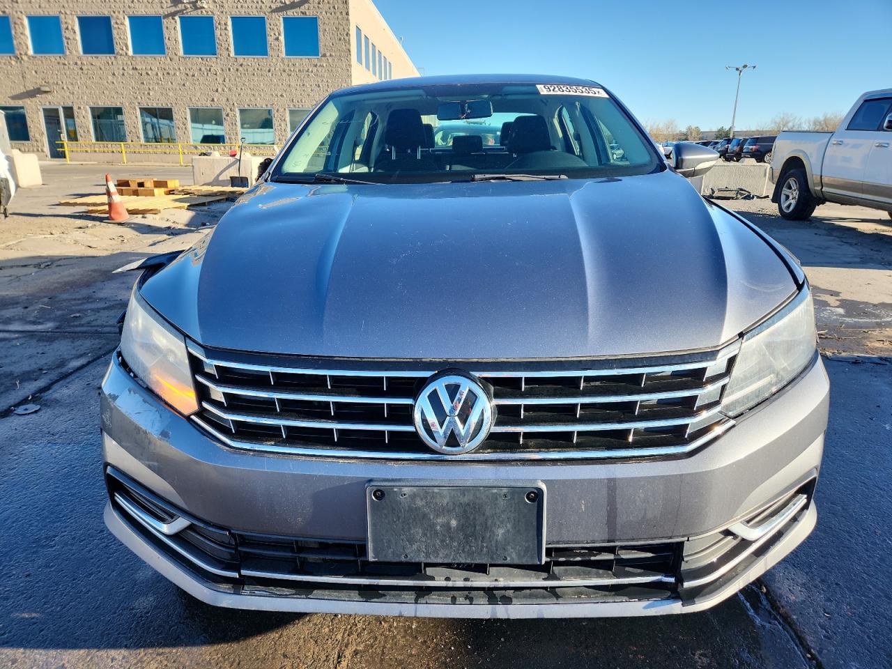 2018 VOLKSWAGEN PASSAT S photo 13