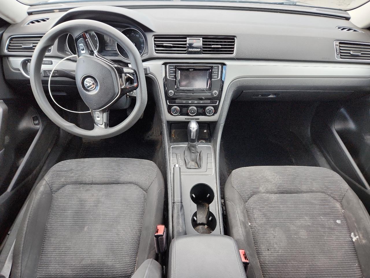 2018 VOLKSWAGEN PASSAT S photo 22