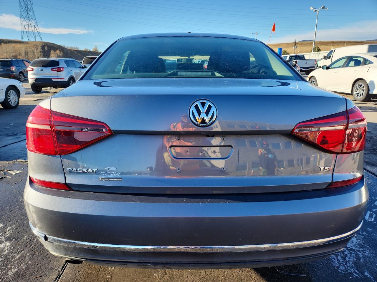 2018 VOLKSWAGEN PASSAT S photo 16
