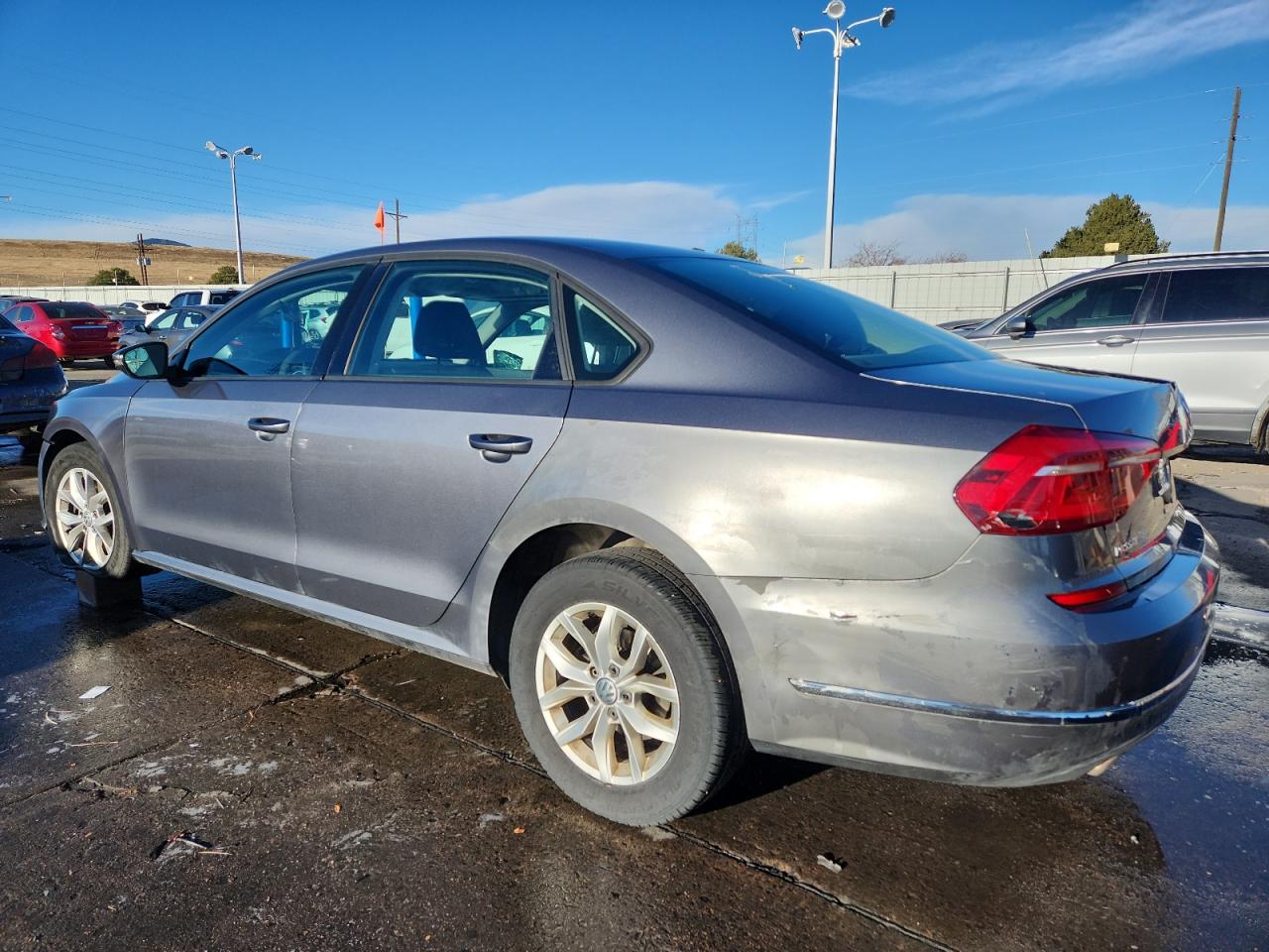 2018 VOLKSWAGEN PASSAT S photo 4
