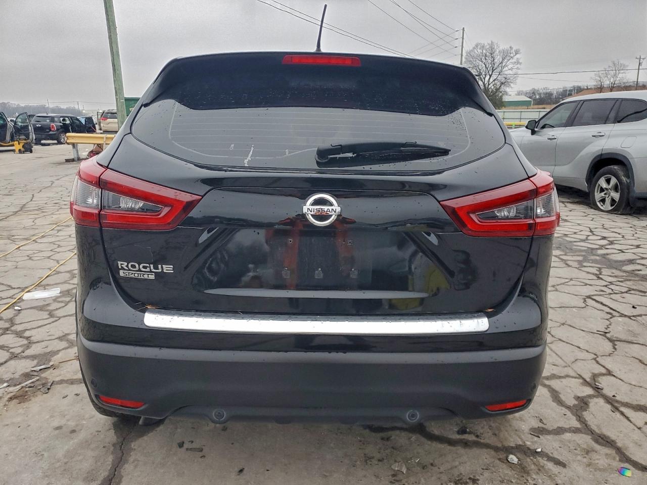 2020 NISSAN ROGUE SPORT S photo 11