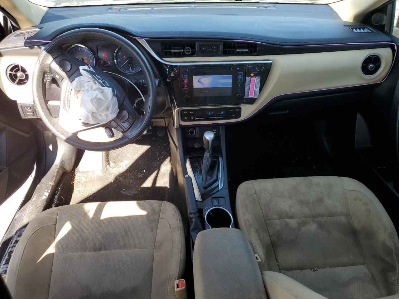 2019 TOYOTA COROLLA L photo 8