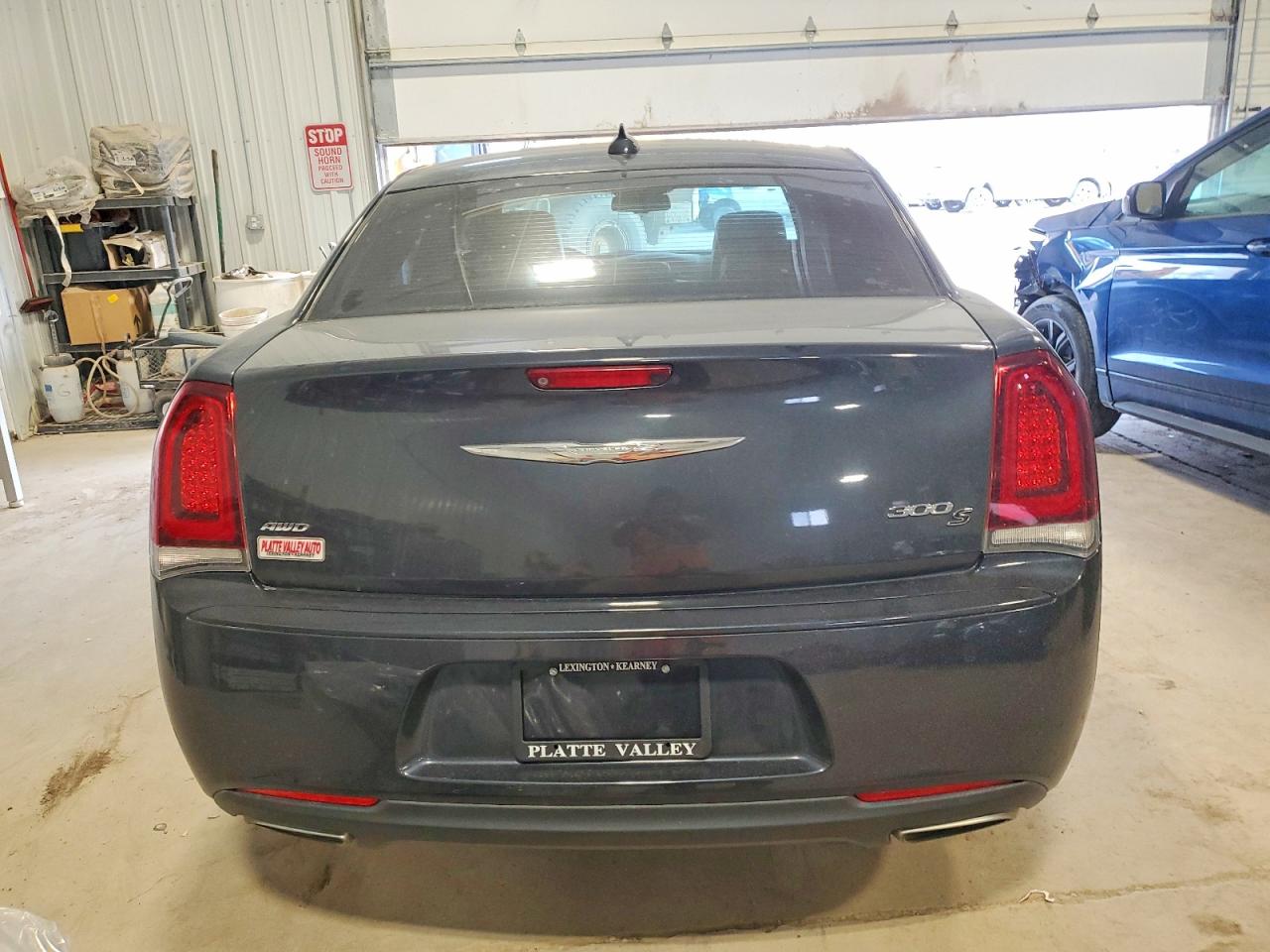 2018 CHRYSLER 300 S photo 6