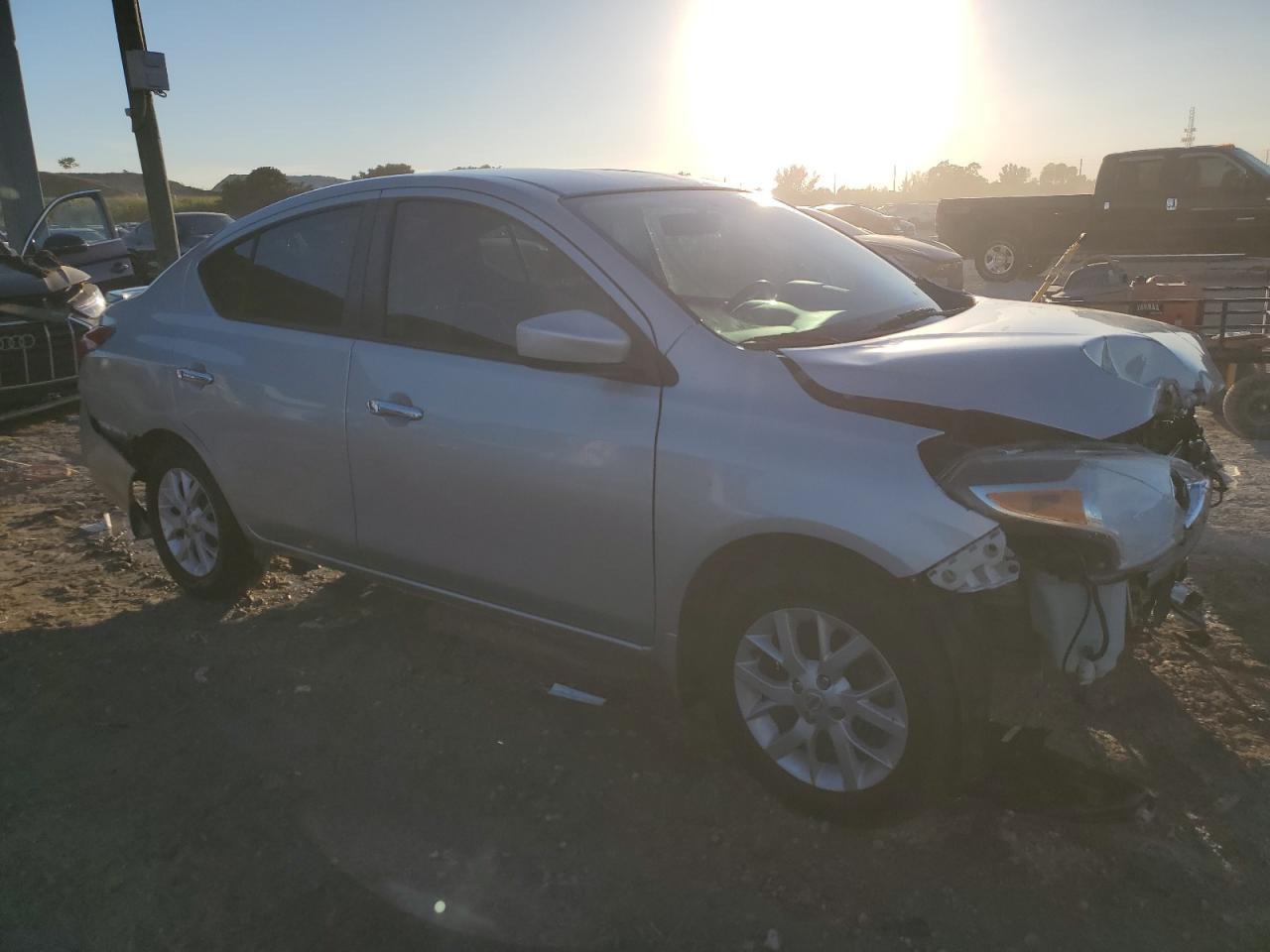 2018 NISSAN VERSA SV photo 10
