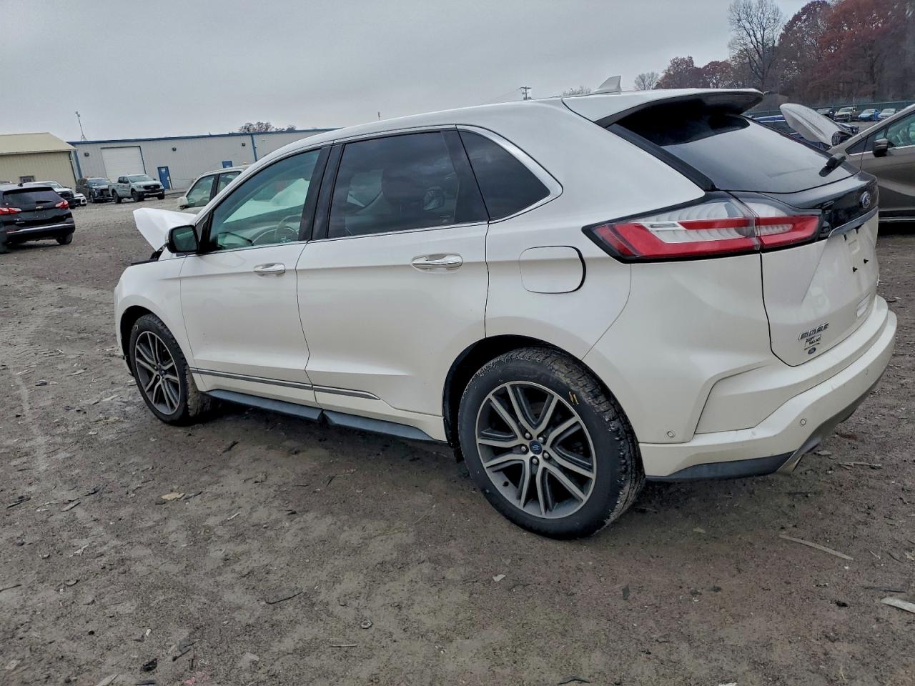 2019 FORD EDGE TITANIUM photo 3