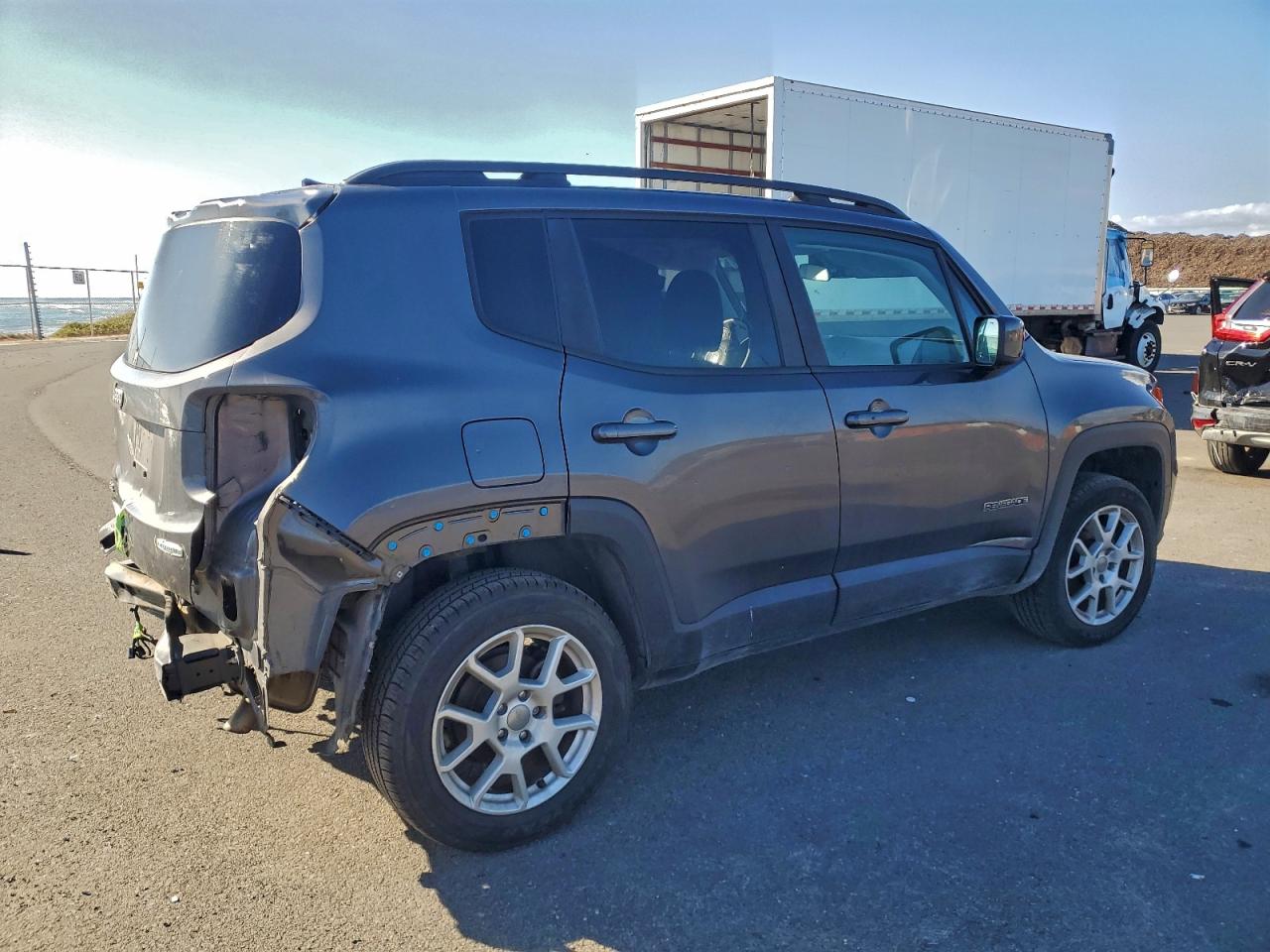 2019 JEEP RENEGADE LATITUDE photo 5