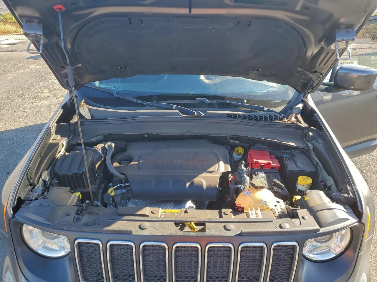 2019 JEEP RENEGADE LATITUDE photo 23