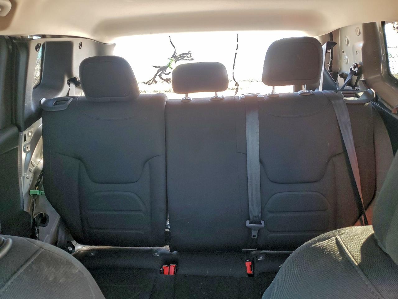 2019 JEEP RENEGADE LATITUDE photo 19