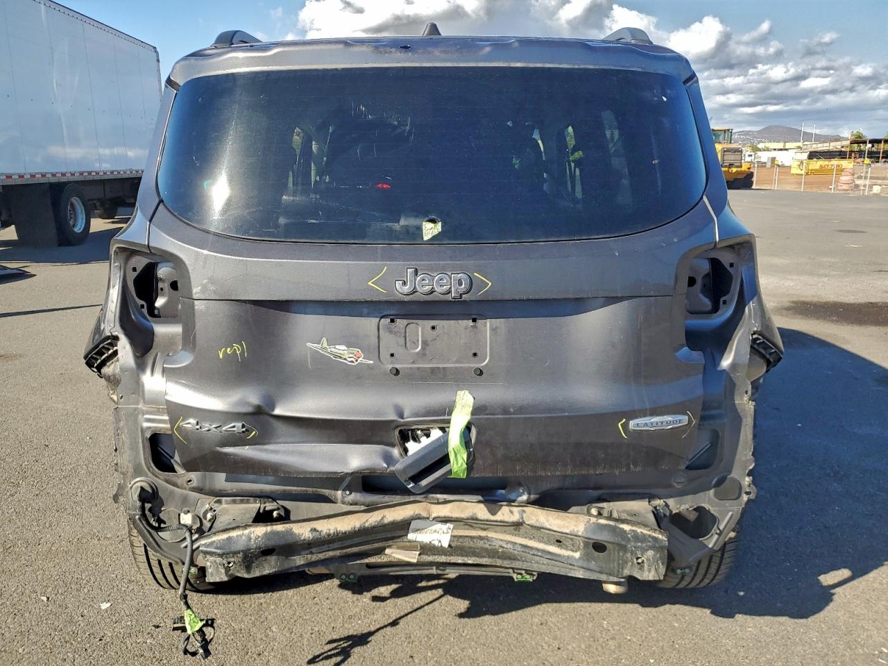 2019 JEEP RENEGADE LATITUDE photo 11