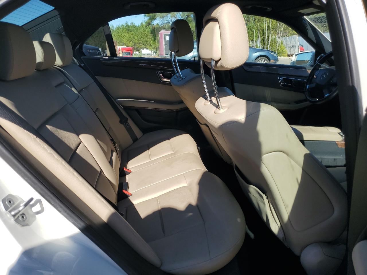 2011 MERCEDES-BENZ E 350 4MATIC photo 10