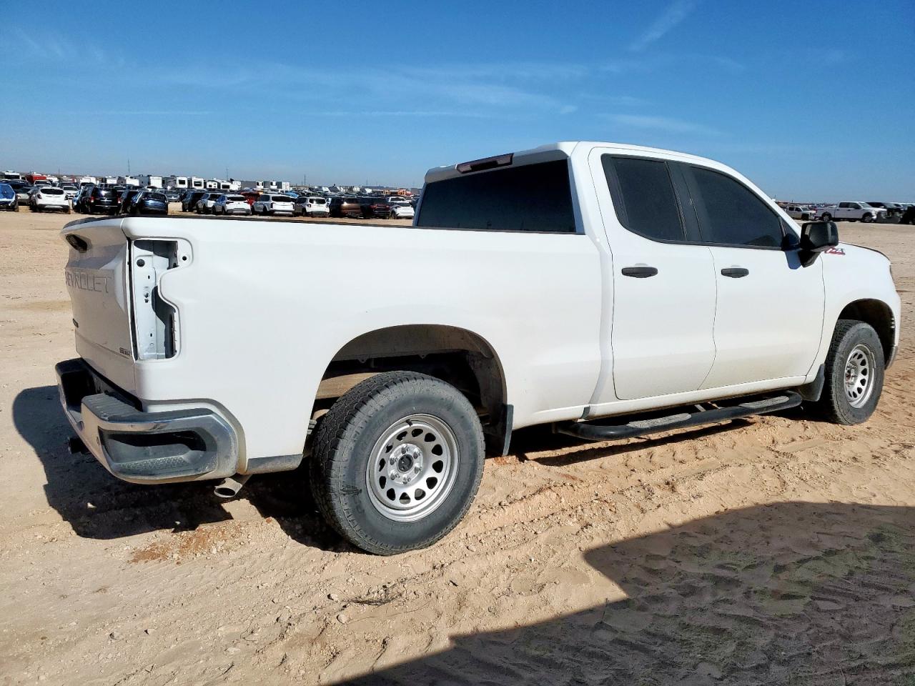 2023 CHEVROLET SILVERADO K1500 photo 3