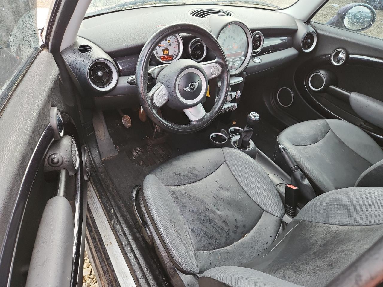 2010 MINI COOPER photo 8