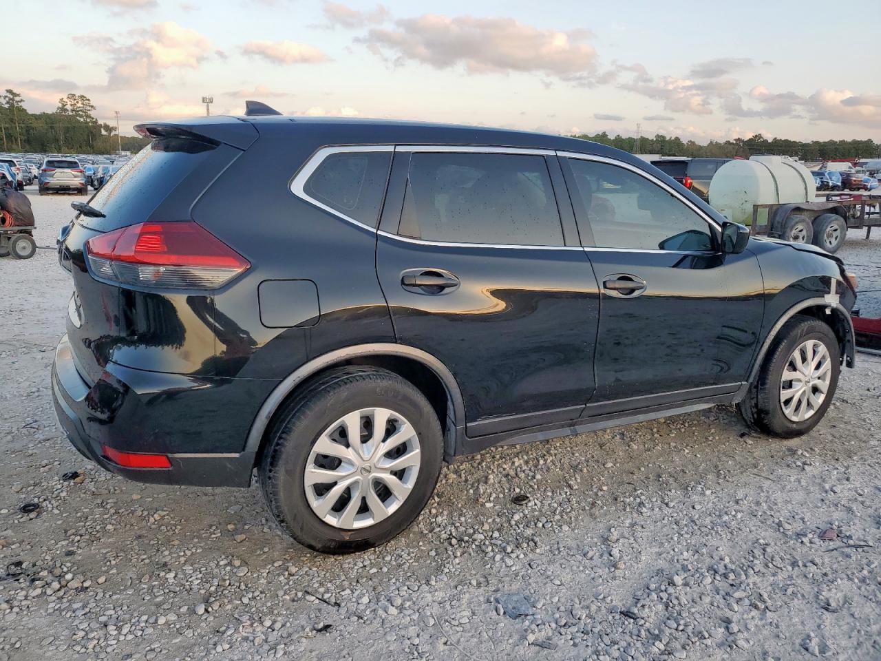 2020 NISSAN ROGUE S photo 3