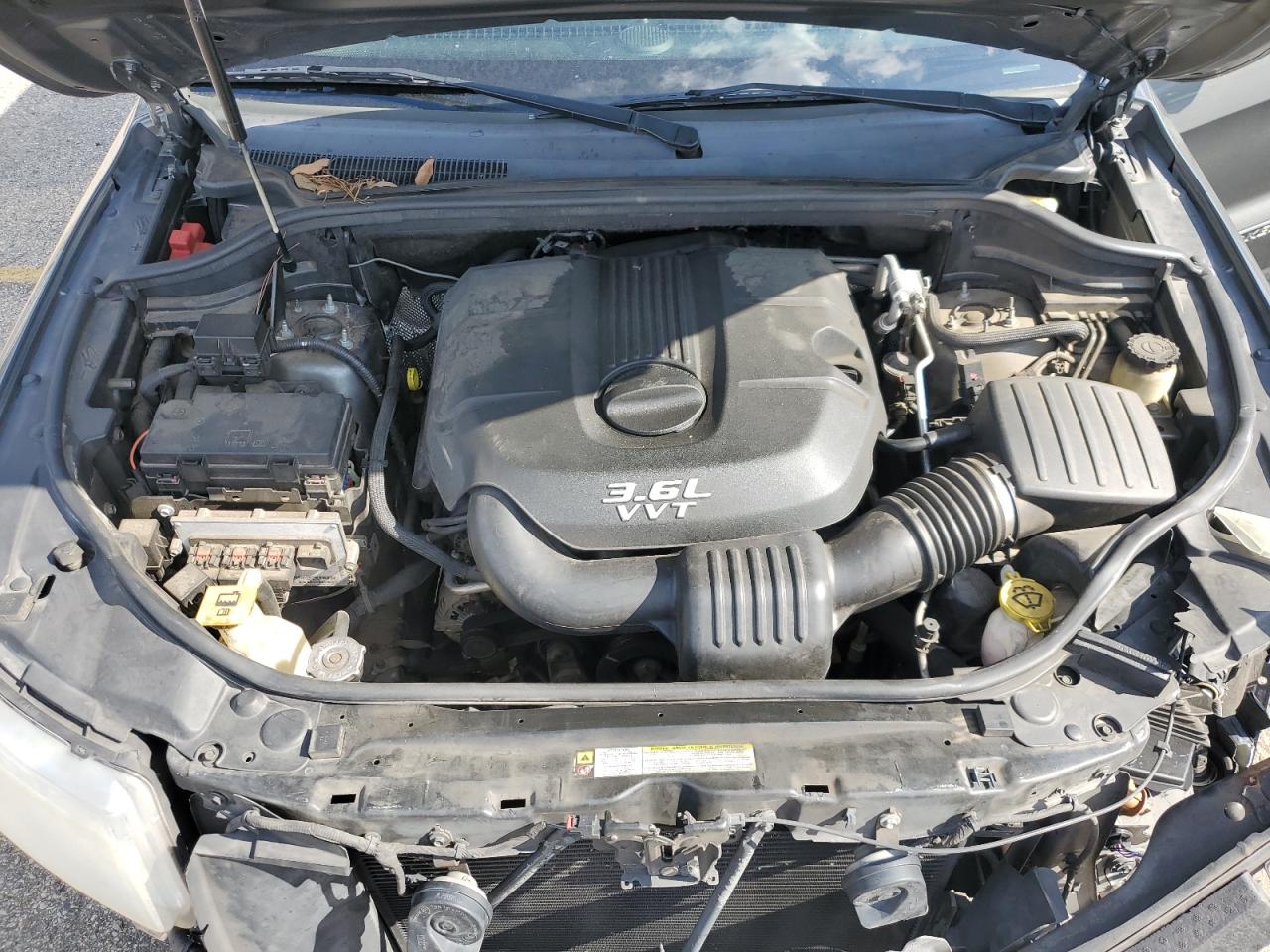 2012 JEEP GRAND CHEROKEE OVERLAND photo 23