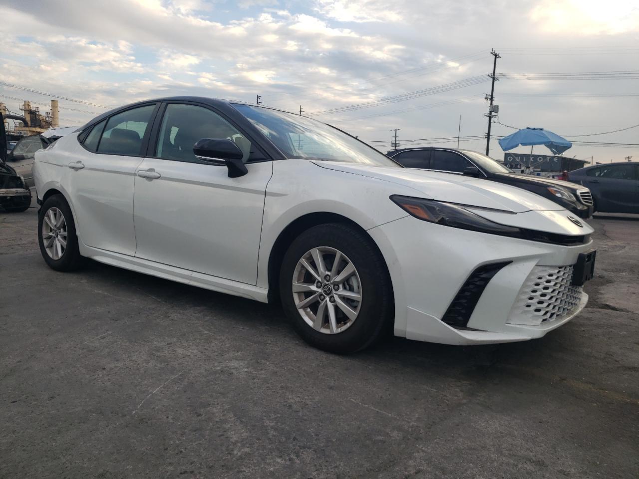 2025 TOYOTA CAMRY XSE photo 4