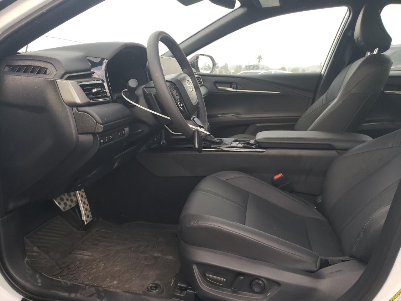 2025 TOYOTA CAMRY XSE photo 7