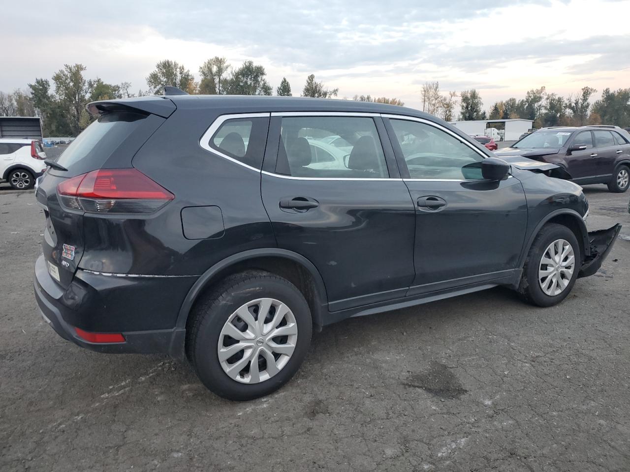 2020 NISSAN ROGUE S photo 5