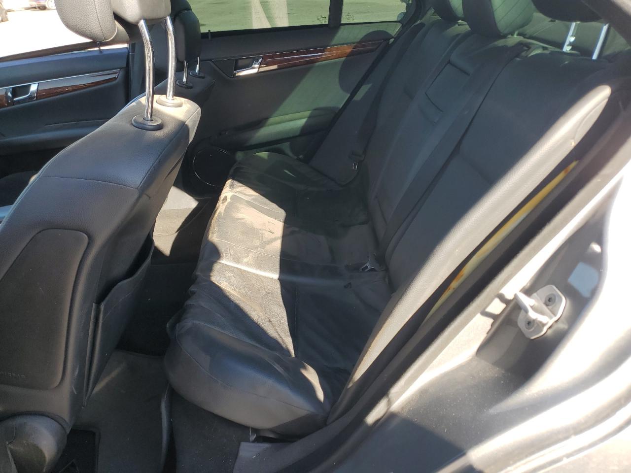 2011 MERCEDES-BENZ C 300 photo 28