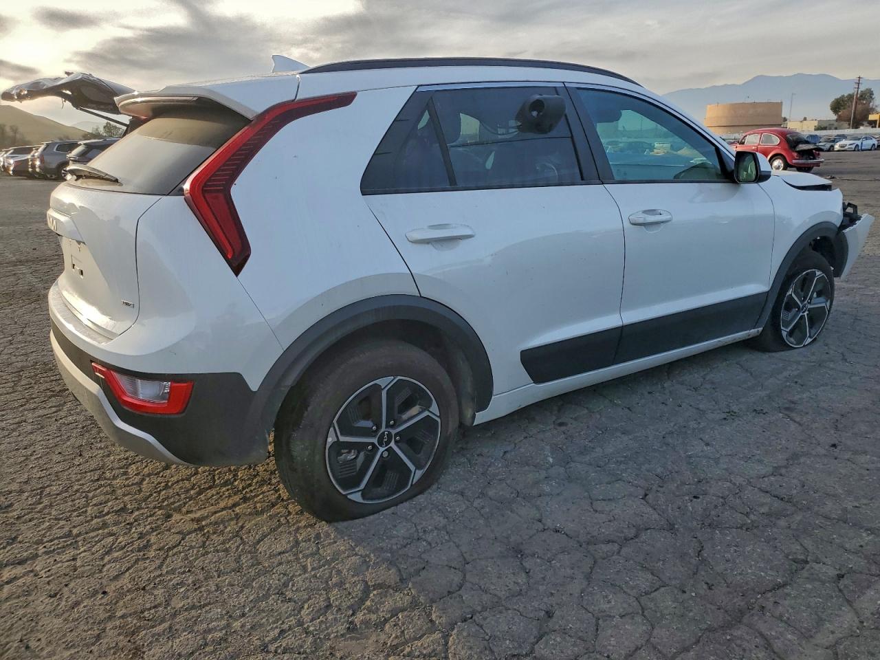 2025 KIA NIRO LX photo 3