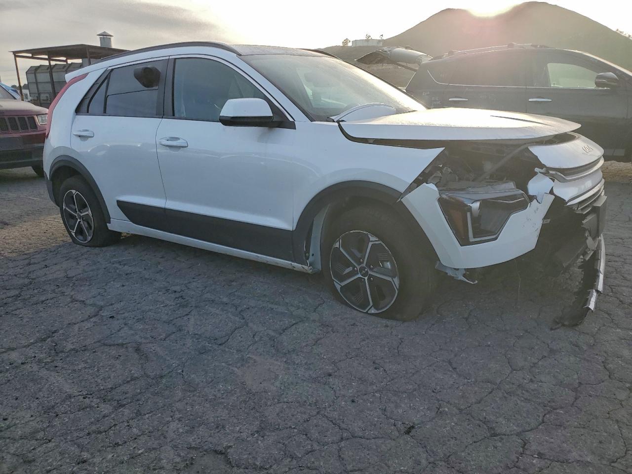 2025 KIA NIRO LX photo 4