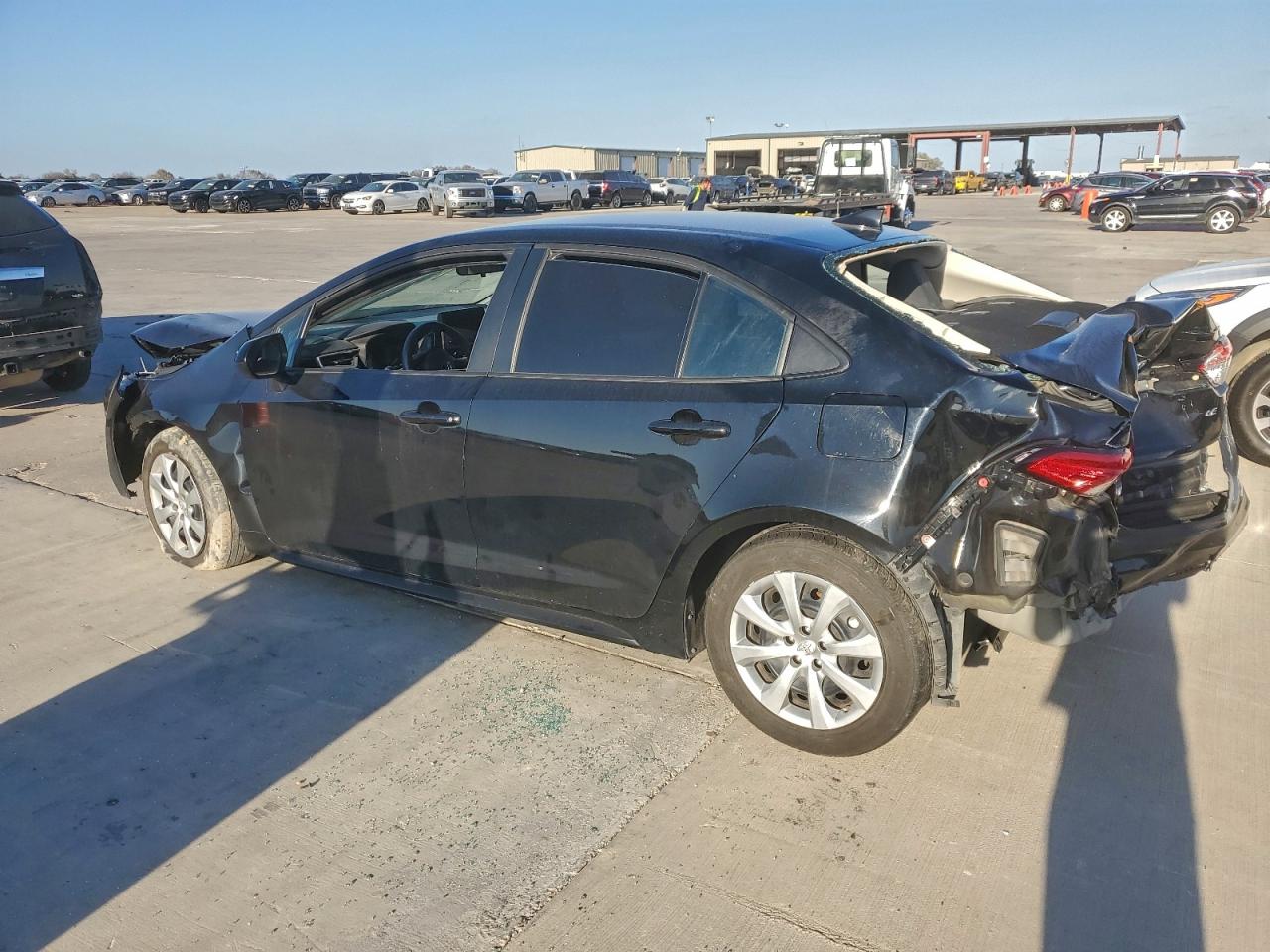 2023 TOYOTA COROLLA LE photo 3
