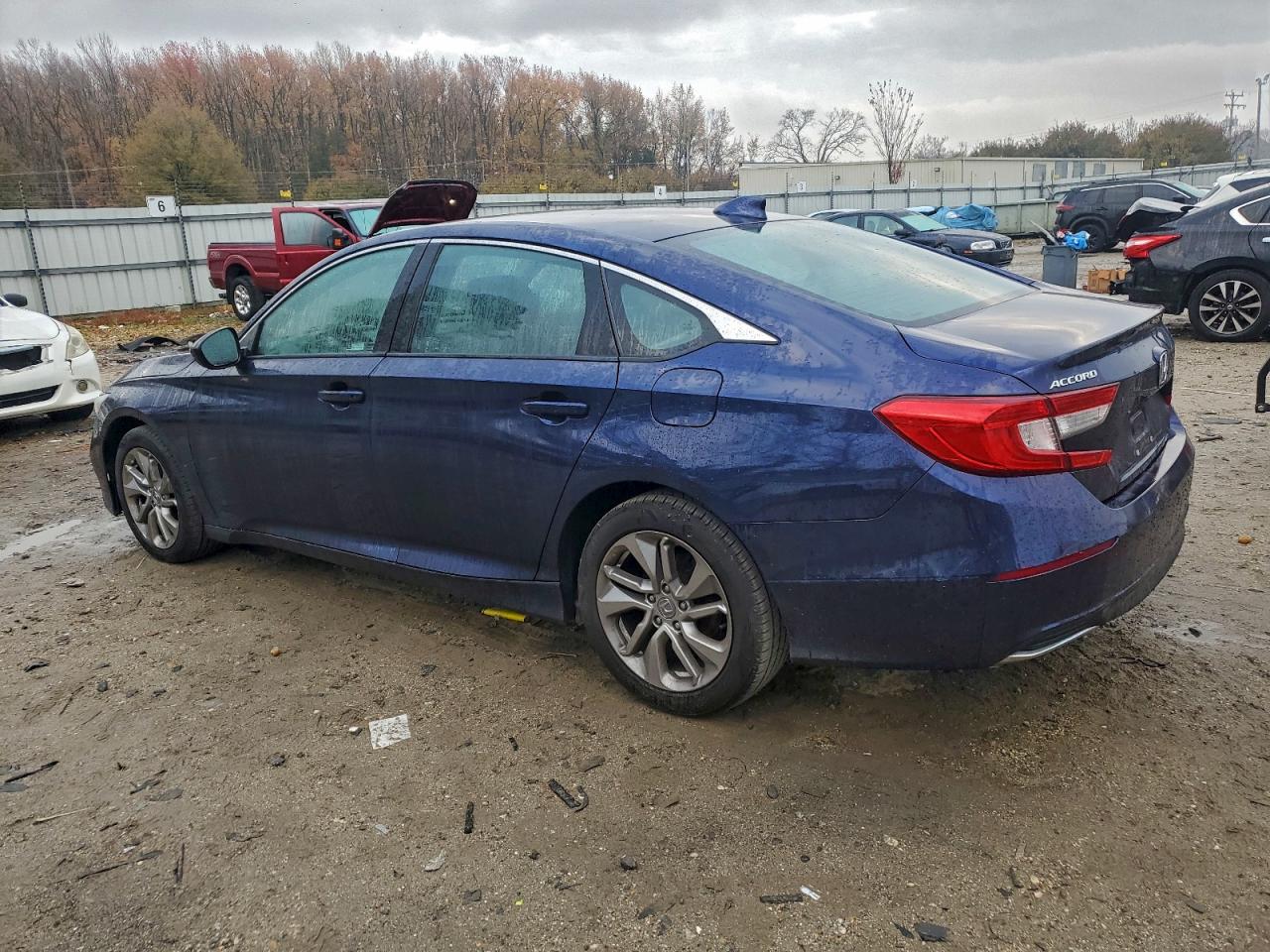 2018 HONDA ACCORD LX photo 2
