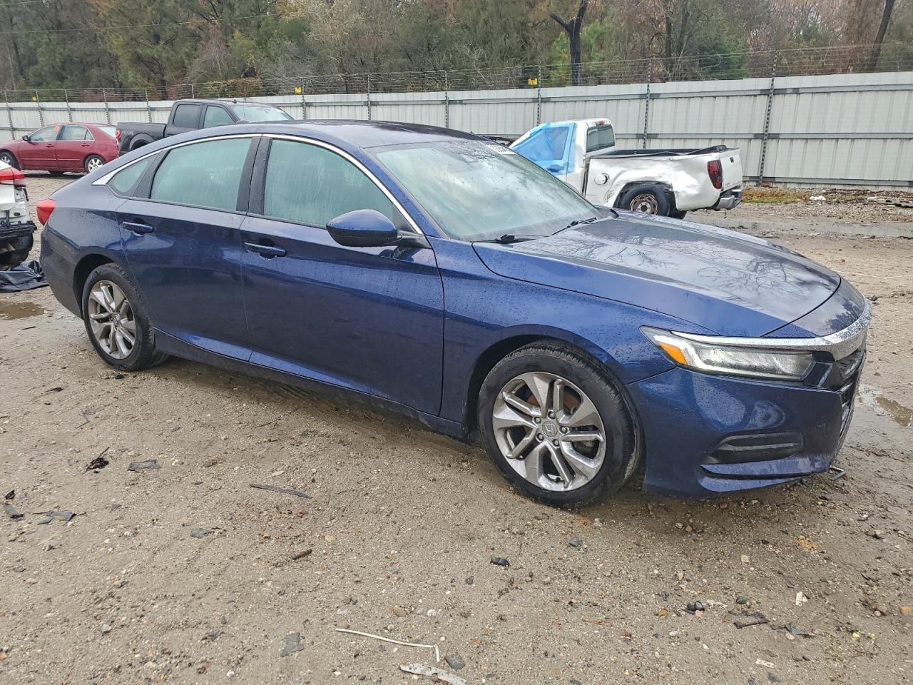 2018 HONDA ACCORD LX photo 4