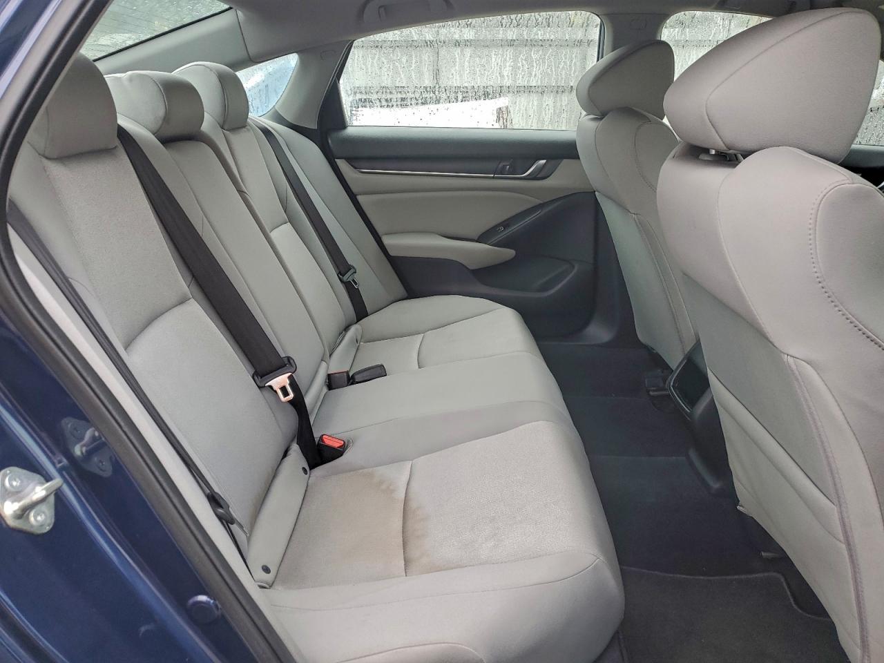 2018 HONDA ACCORD LX photo 10