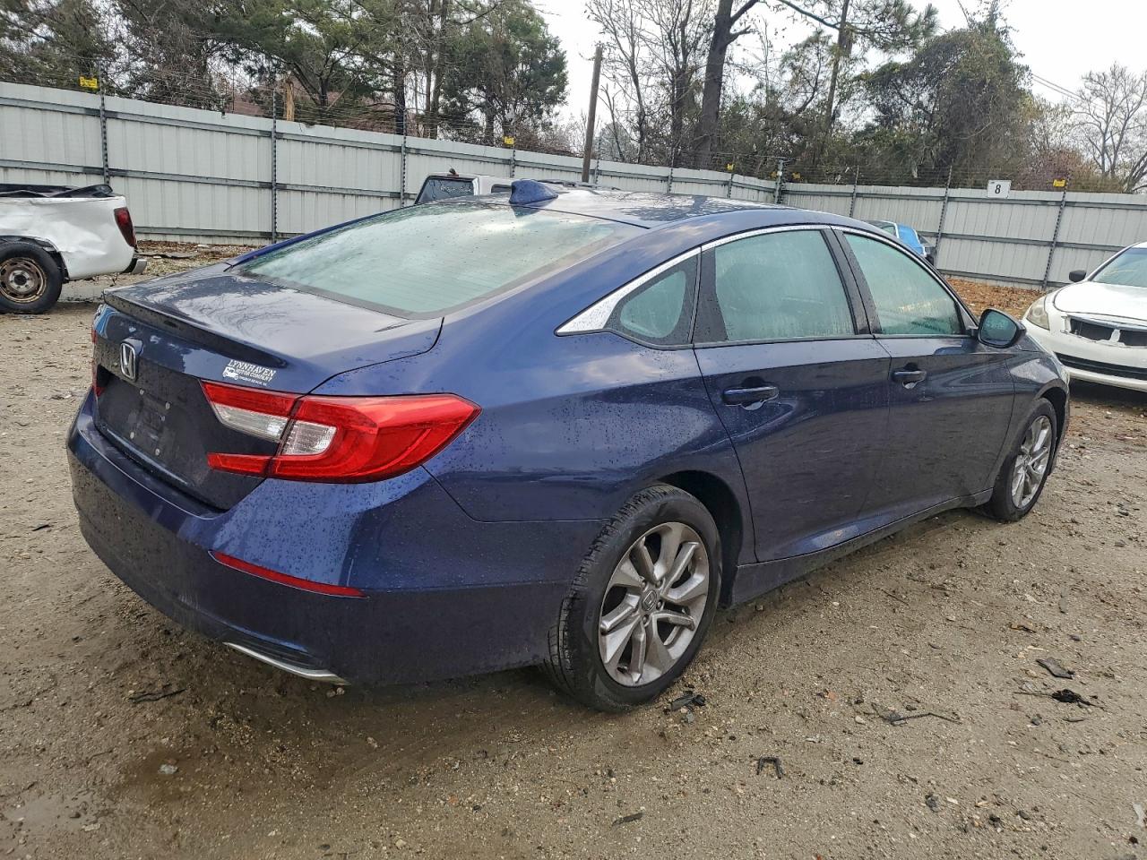2018 HONDA ACCORD LX photo 3